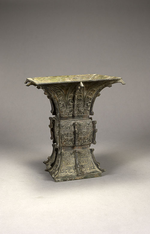TEL　中国古銅宣徳銅斑紫銅饕餮文尊式瓶　唐木台時代箱付　D　R7208E 明蕉叶纹青铜觯瓶– [临渊阁]天地一家春
