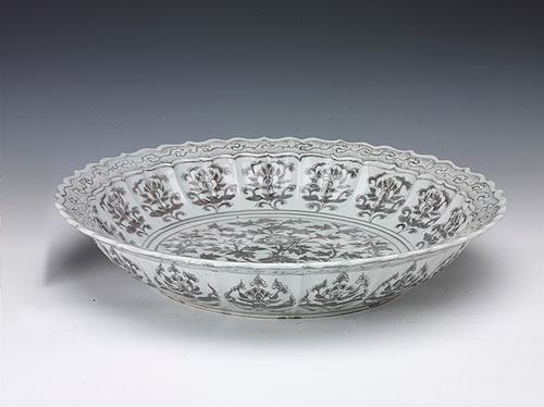 明洪武釉裏紅纏枝花卉紋盌| Chinese Art | 2024 | Sotheby's