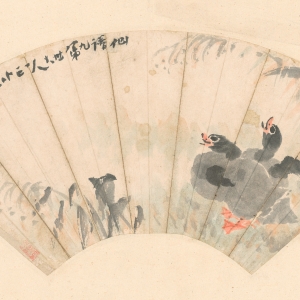 民国 纸本设色 17.8×44cm 款识:仙谱九弟世大人正,小兄璜。 印鉴:璜(白文) 此图笔墨老辣朴拙,用笔以铺毫为主,中锋侧锋灵活运用,仅雁头、雁足略施淡色加以勾勒,极见神韵,可见作者对所画对象生长特征已了然于胸。雁身墨色层次丰富,表现出蓬松的羽毛质感,作品自然有生趣。 齐白石 苇雁图扇页