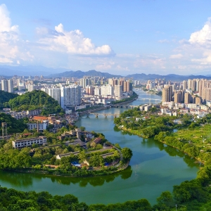 革命老区干部群众发扬革命传统,奋力在高质量发展上闯出新路子。图为湘赣边区域中心城市——湖南省浏阳市。 湘赣边区域中心城市——湖南省浏阳市