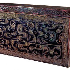 Coffin avec motifs peints sur revêtement laqué noir